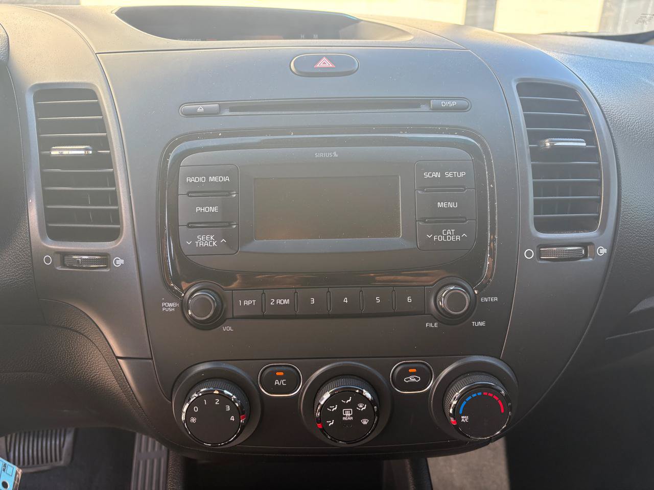 Used 2017 Kia Forte LX FWD image 8