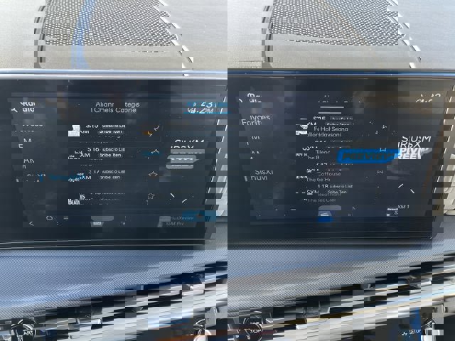 Used 2024 Hyundai Santa Fe SEL image 13