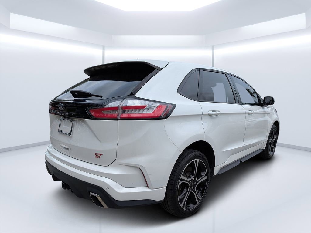 Used 2021 Ford Edge ST image 3