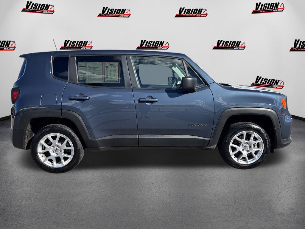 Used 2023 Jeep Renegade Latitude AWD/4WD image 4