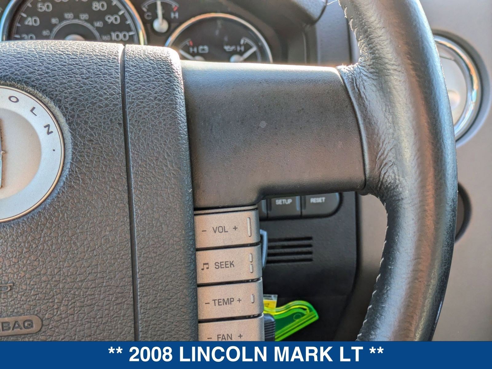 Used 2008 Lincoln Mark LT 4x4 image 24