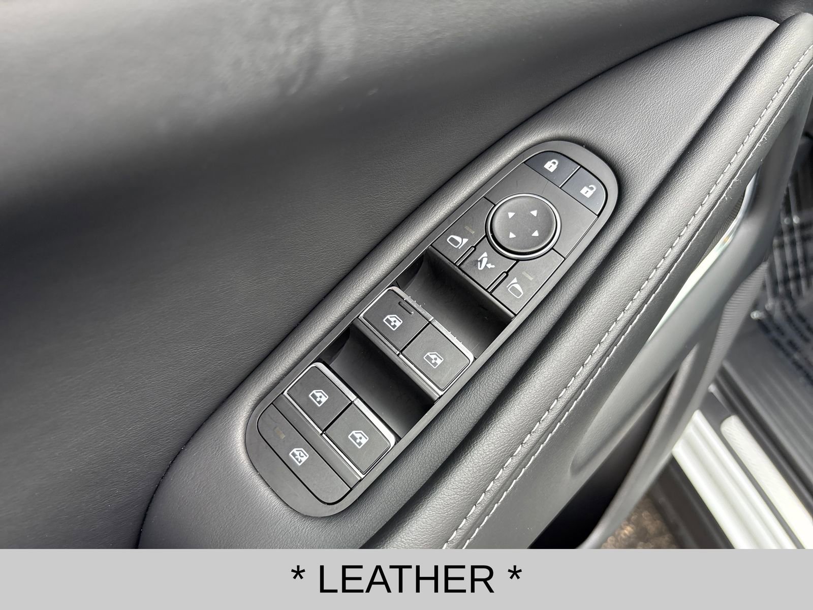 Certified 2026 INFINITI QX60 Luxe w/ Cargo Package image 11