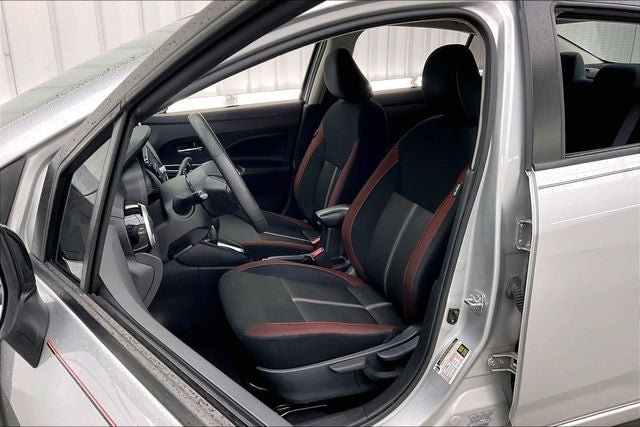 Used 2024 Nissan Versa SR FWD image 8