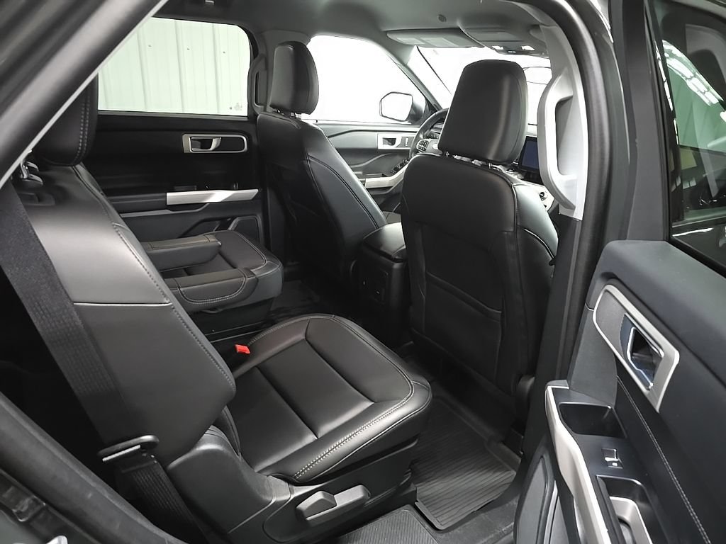 Used 2024 Ford Explorer XLT w/ Equipment Group 202A AWD/4WD image 23
