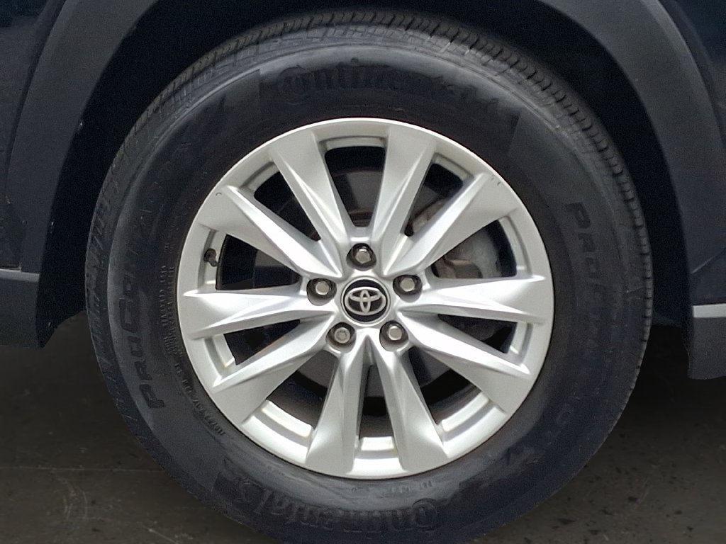 Used 2024 Toyota Corolla Cross LE w/ Moonroof Package AWD/4WD image 9