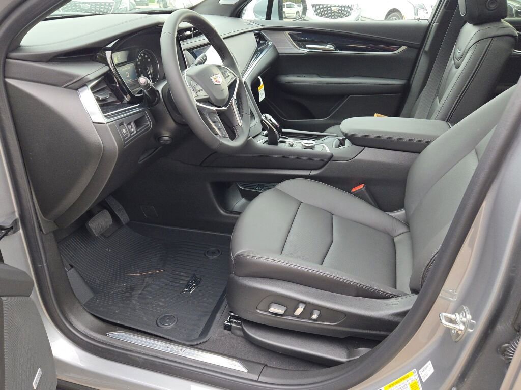 New 2025 Cadillac XT5 Premium Luxury w/ LPO, Floor Liner Package image 24