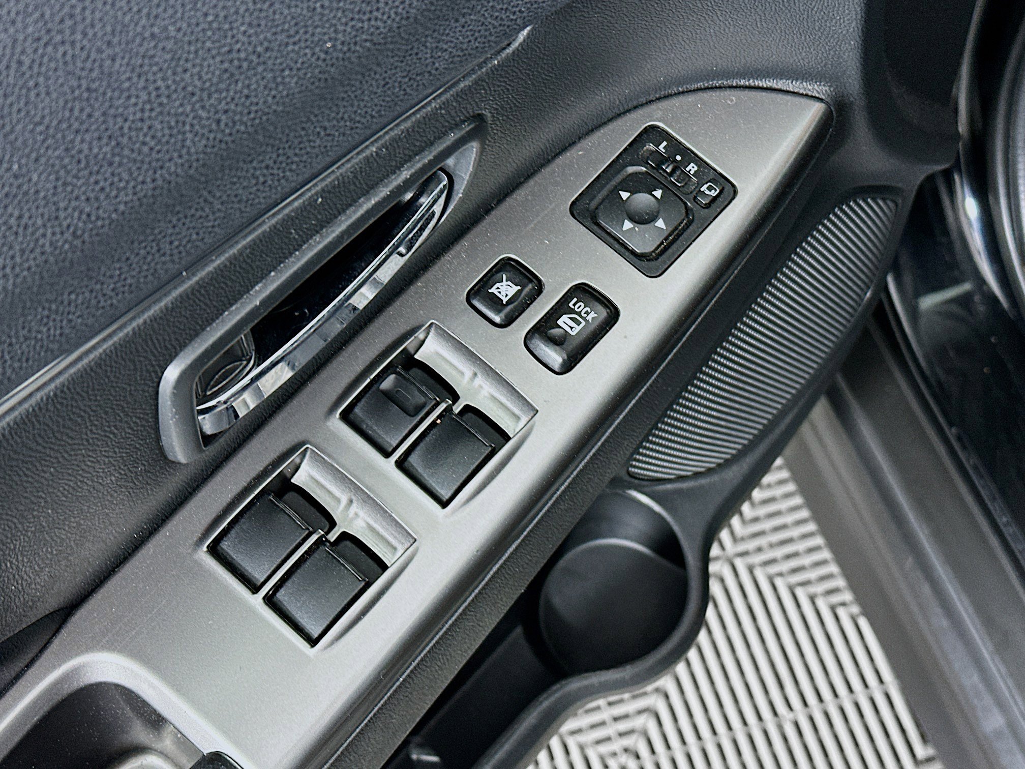 Used 2024 Mitsubishi Outlander Sport SE image 15