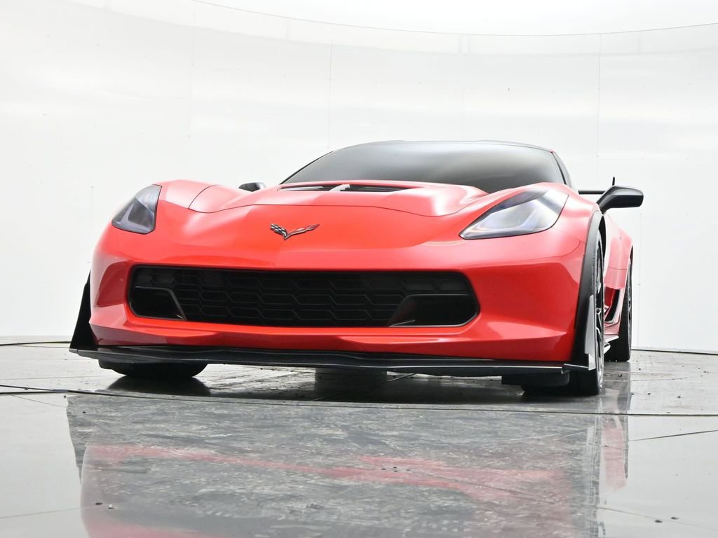Used 2015 Chevrolet Corvette Z06 w/ 3LZ Preferred Equipment Group RWD image 40