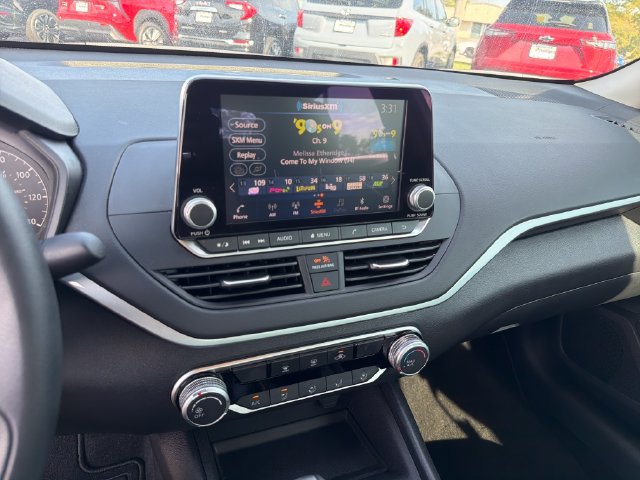 Used 2025 Nissan Altima 2.5 S FWD image 20