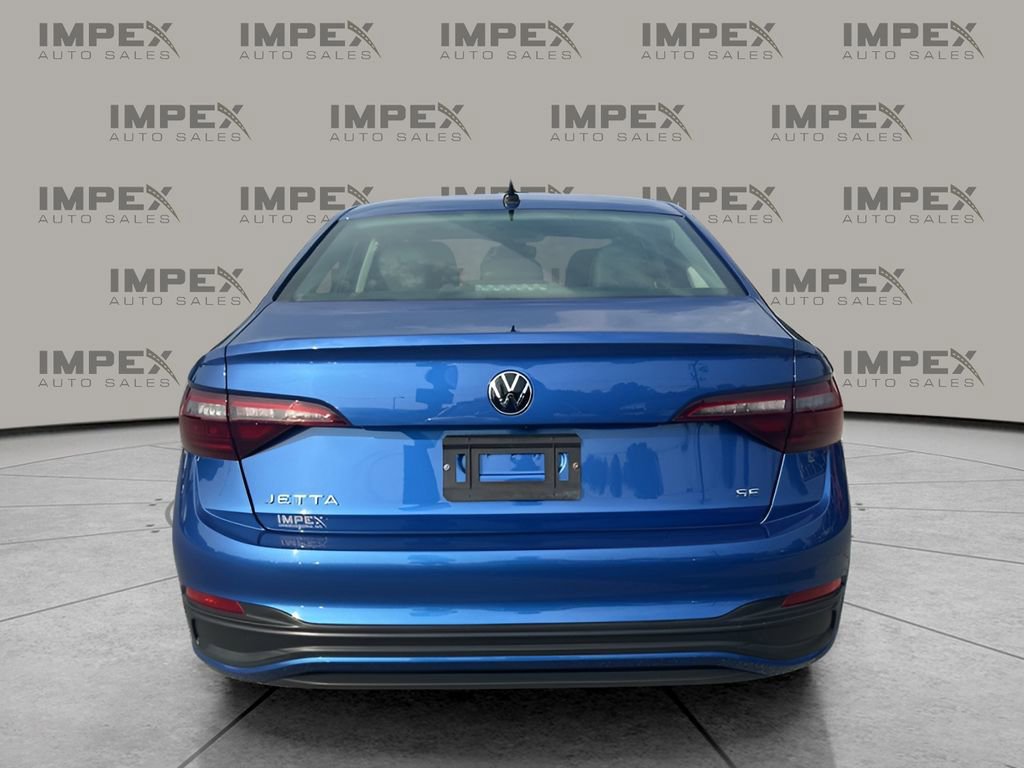 Used 2024 Volkswagen Jetta SE image 4