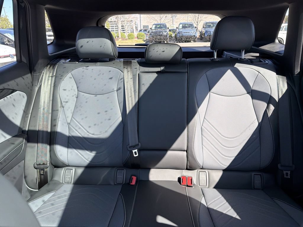 New 2026 Volkswagen Tiguan SE R-Line FWD image 31
