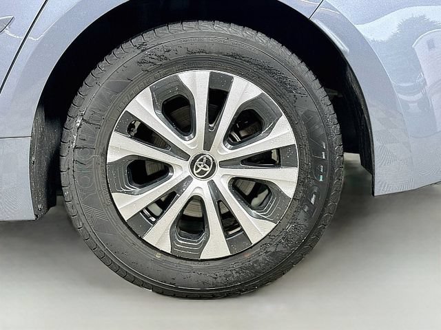 Used 2021 Toyota Corolla LE FWD image 30