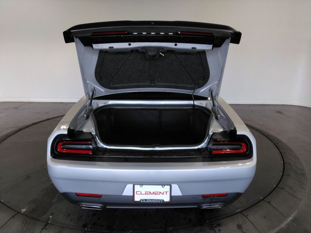 Used 2023 Dodge Challenger SXT image 9