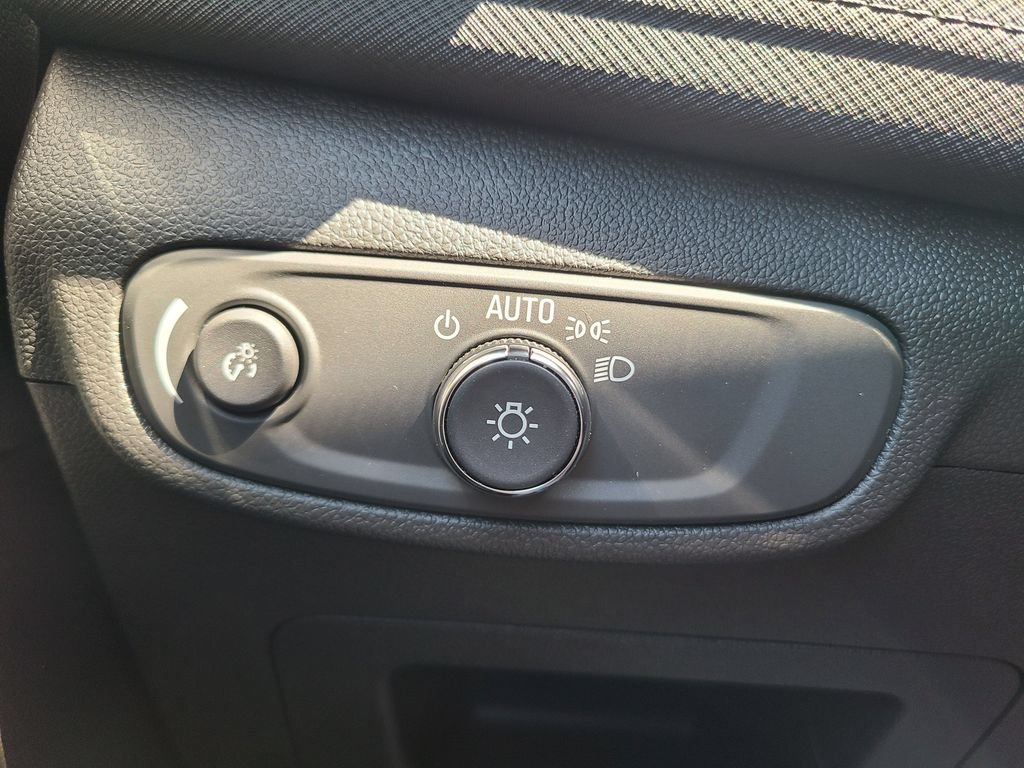 Used 2026 Chevrolet TrailBlazer LT FWD image 30