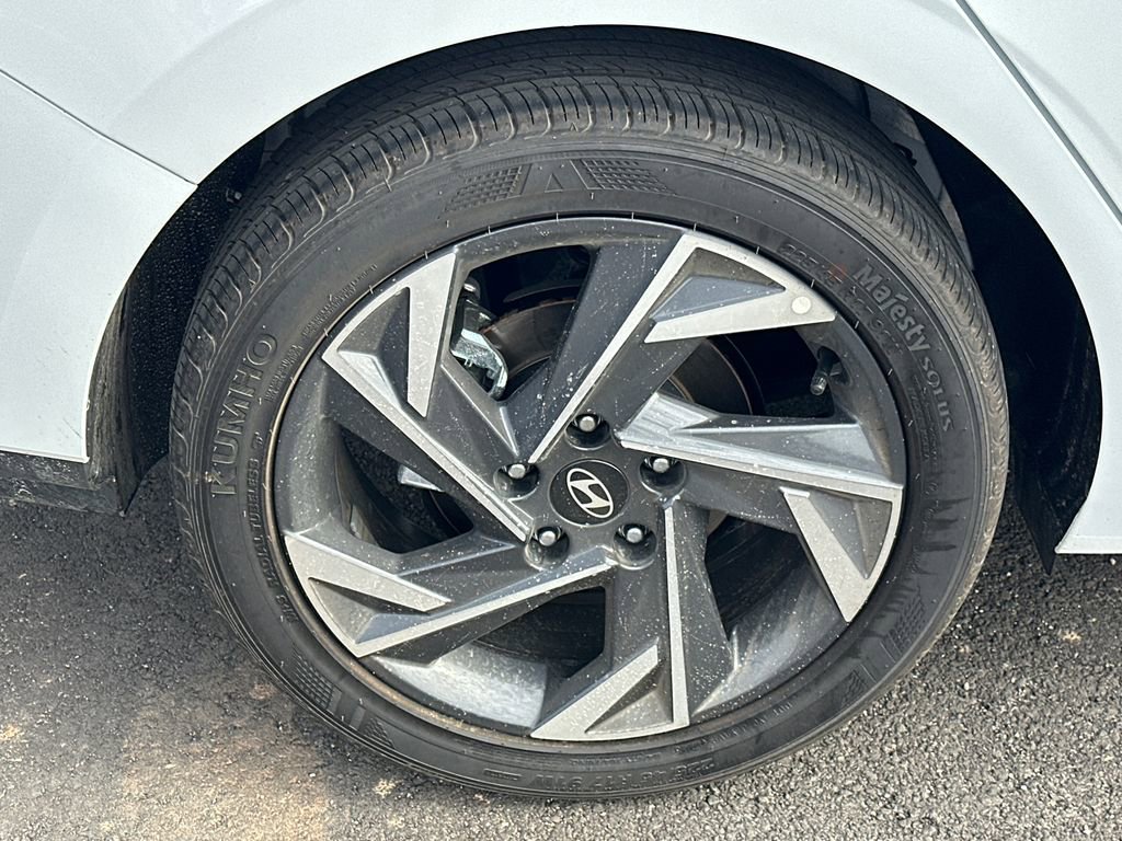 New 2025 Hyundai Elantra Sport image 17