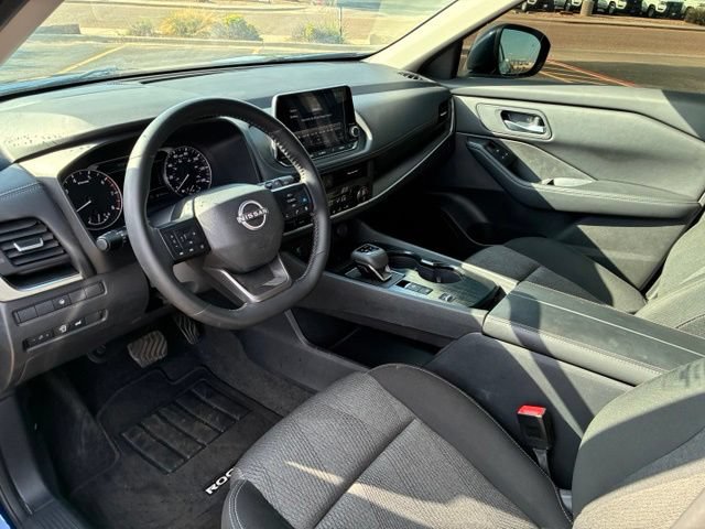 Certified 2025 Nissan Rogue SV FWD image 8