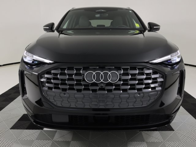 Certified 2025 Audi Q5 Premium Plus w/ Premium Plus AWD/4WD image 8