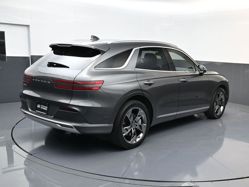 Used 2023 Genesis Electrified GV70 Advanced image 3