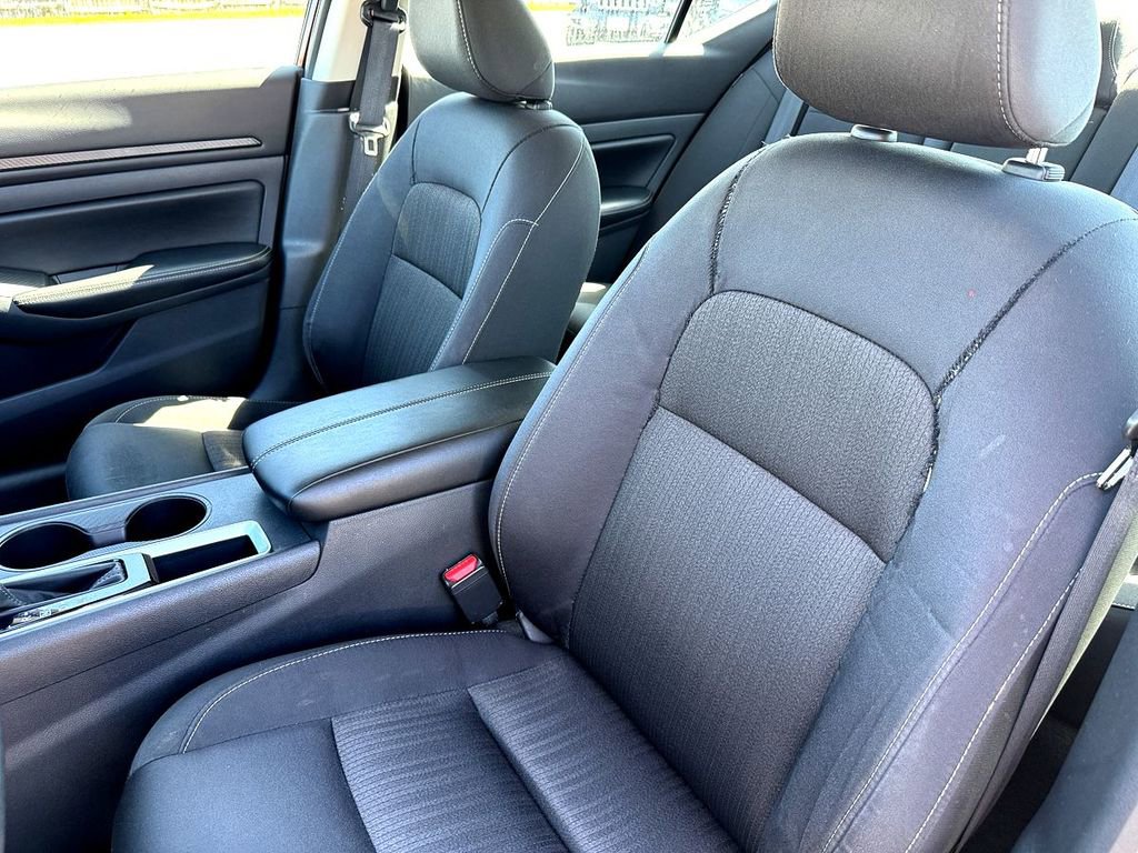 Used 2025 Nissan Altima 2.5 SV image 13