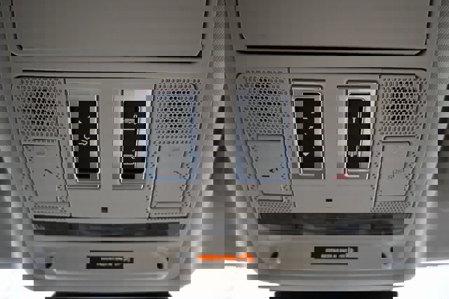 Used 2017 Jaguar F-PACE Prestige image 34