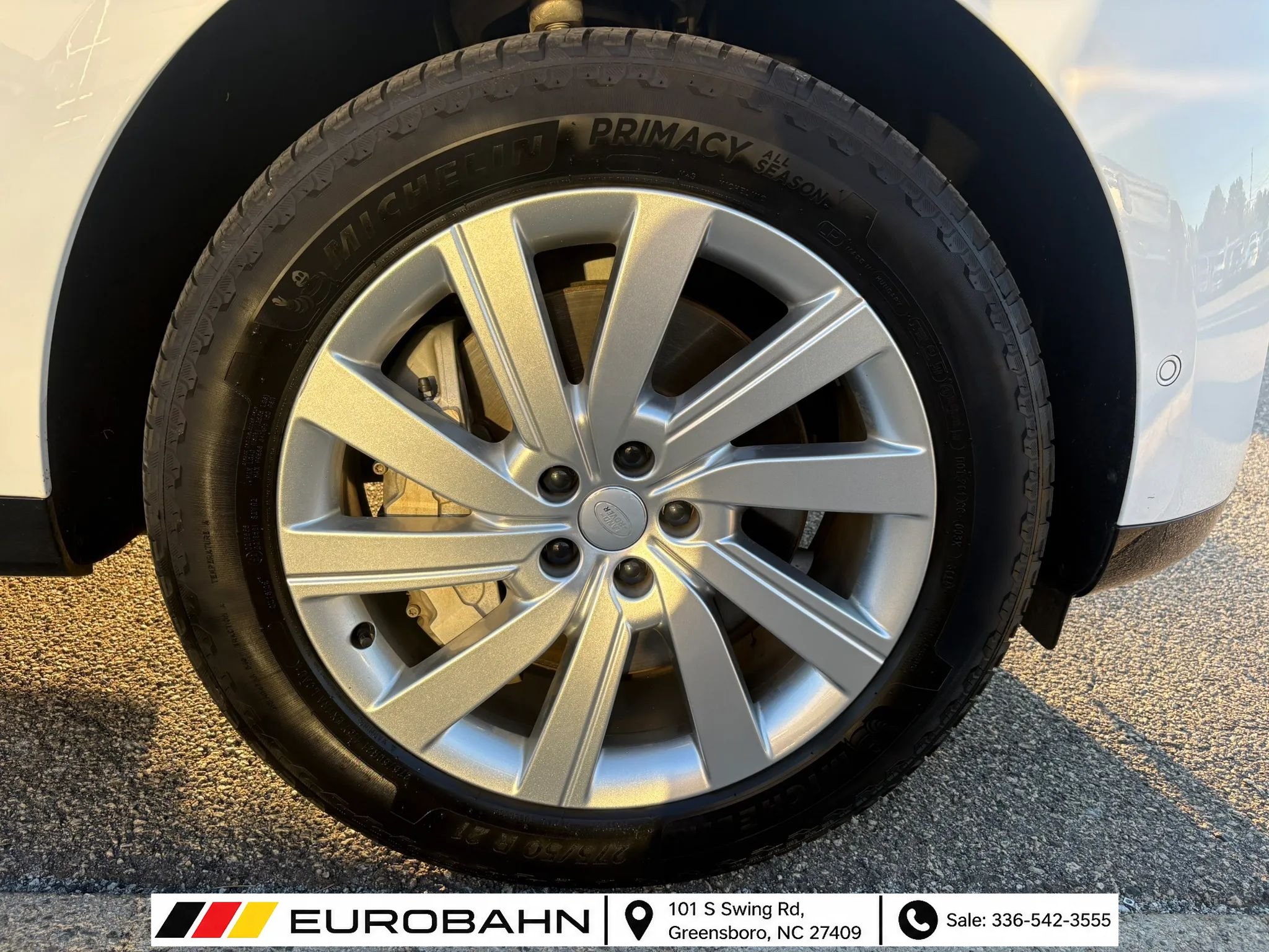 Used 2025 Land Rover Range Rover SE AWD/4WD image 37