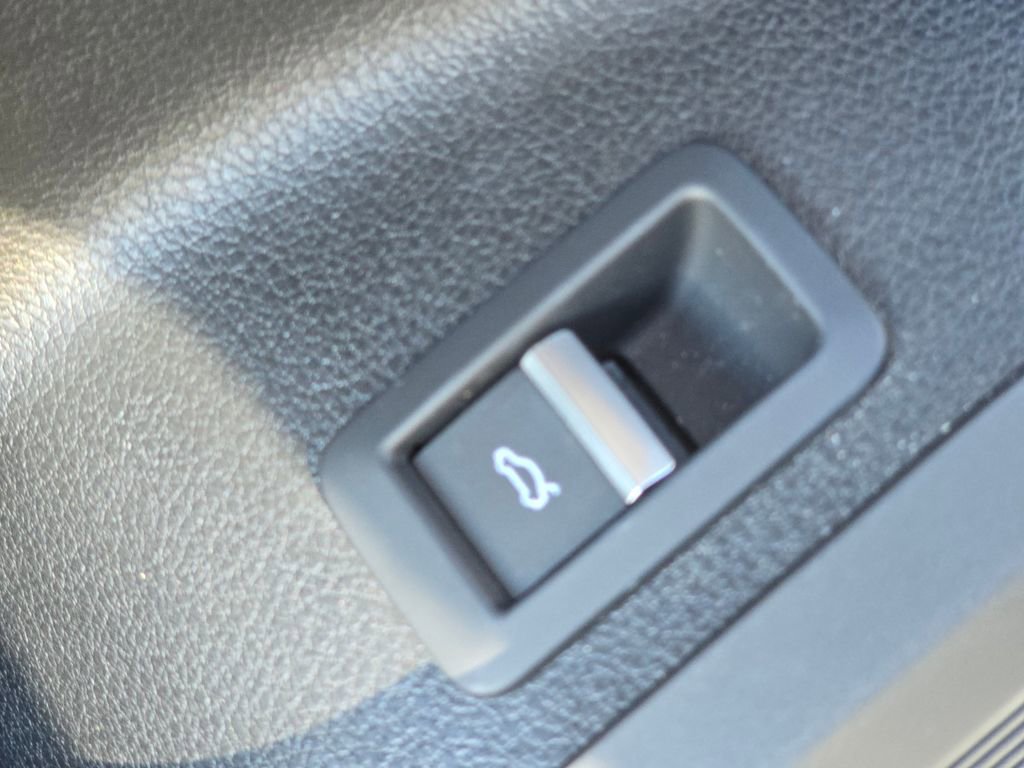 Used 2022 Audi Q5 2.0T Premium Plus w/ Premium Plus Package image 22