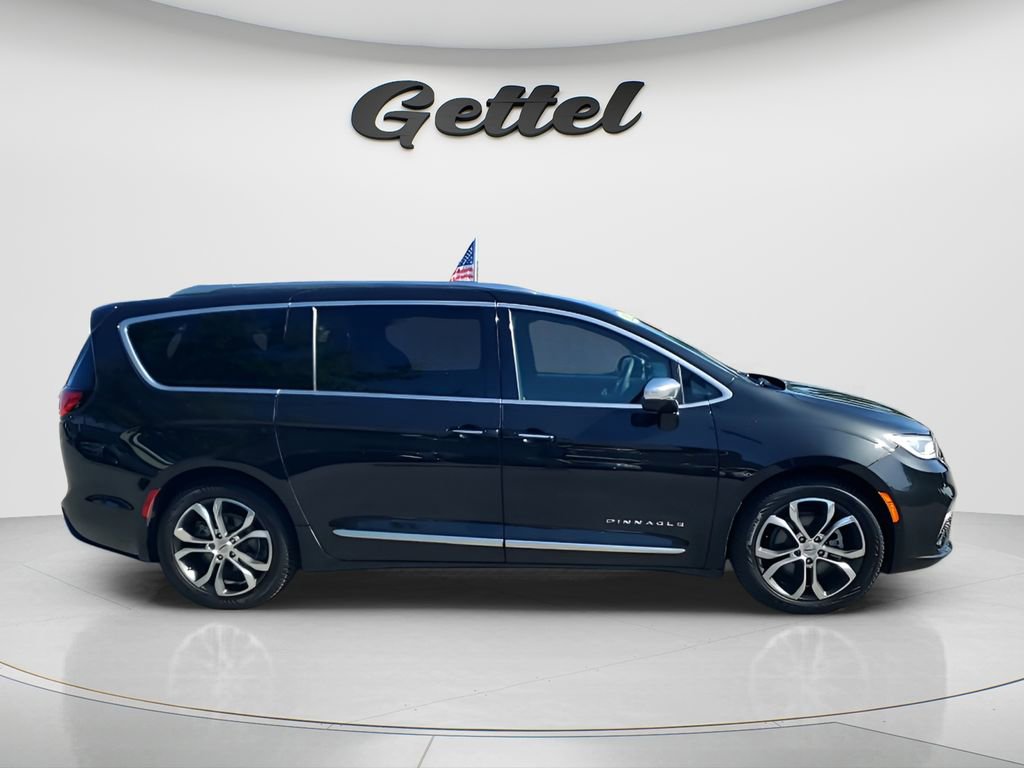 Used 2022 Chrysler Pacifica Pinnacle image 4