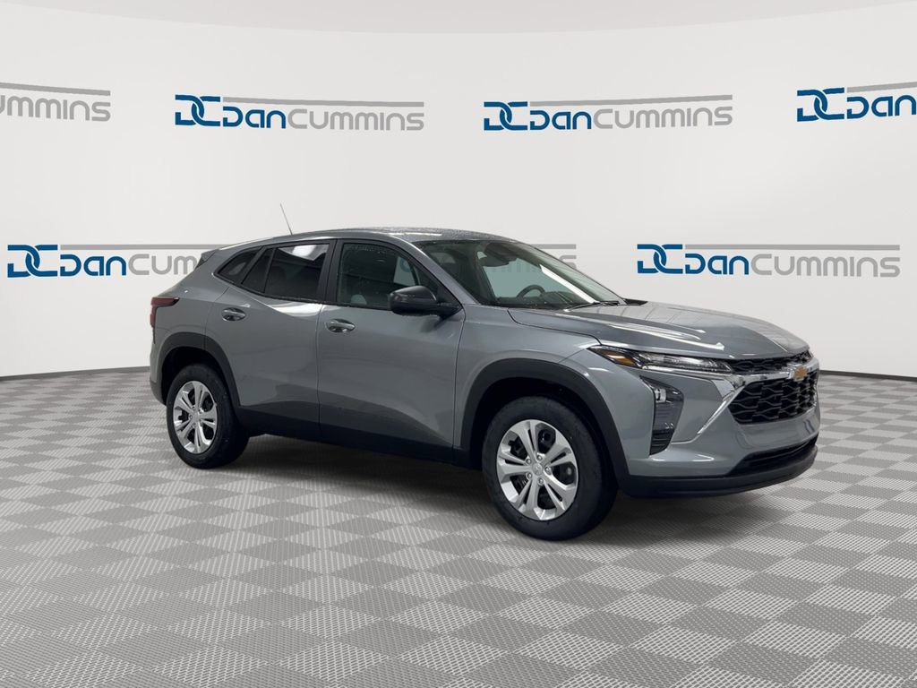 New 2026 Chevrolet Trax LS image 2