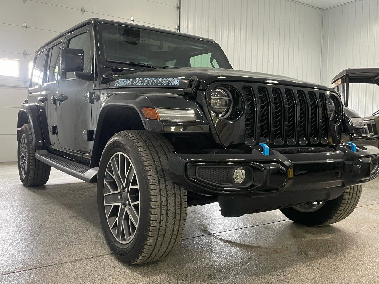 Used 2022 Jeep Wrangler Unlimited Sahara image 2