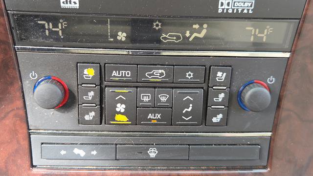 Used 2007 Cadillac Escalade 2WD w/ Climate Package image 30