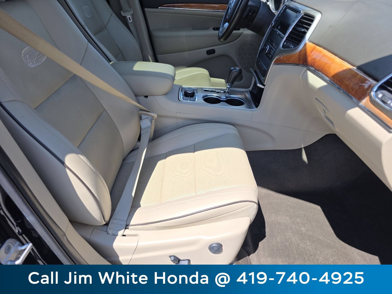 Used 2011 Jeep Grand Cherokee Overland w/ Mopar Chrome Edition Group AWD/4WD image 22