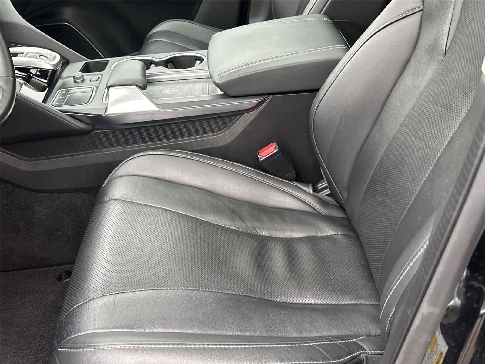 Used 2023 Acura MDX w/ Technology Package AWD/4WD image 12