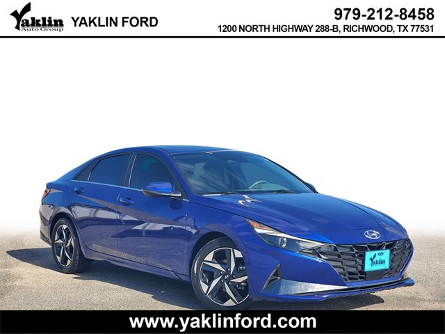 Used 2022 Hyundai Elantra SEL w/ Convenience + Premium Package