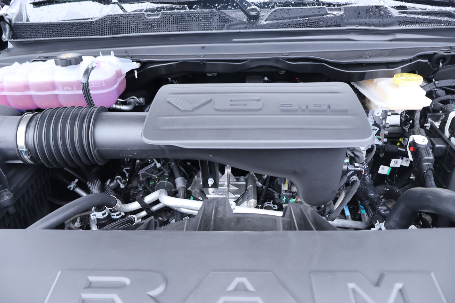 New 2027 RAM 1500 Express AWD/4WD image 18