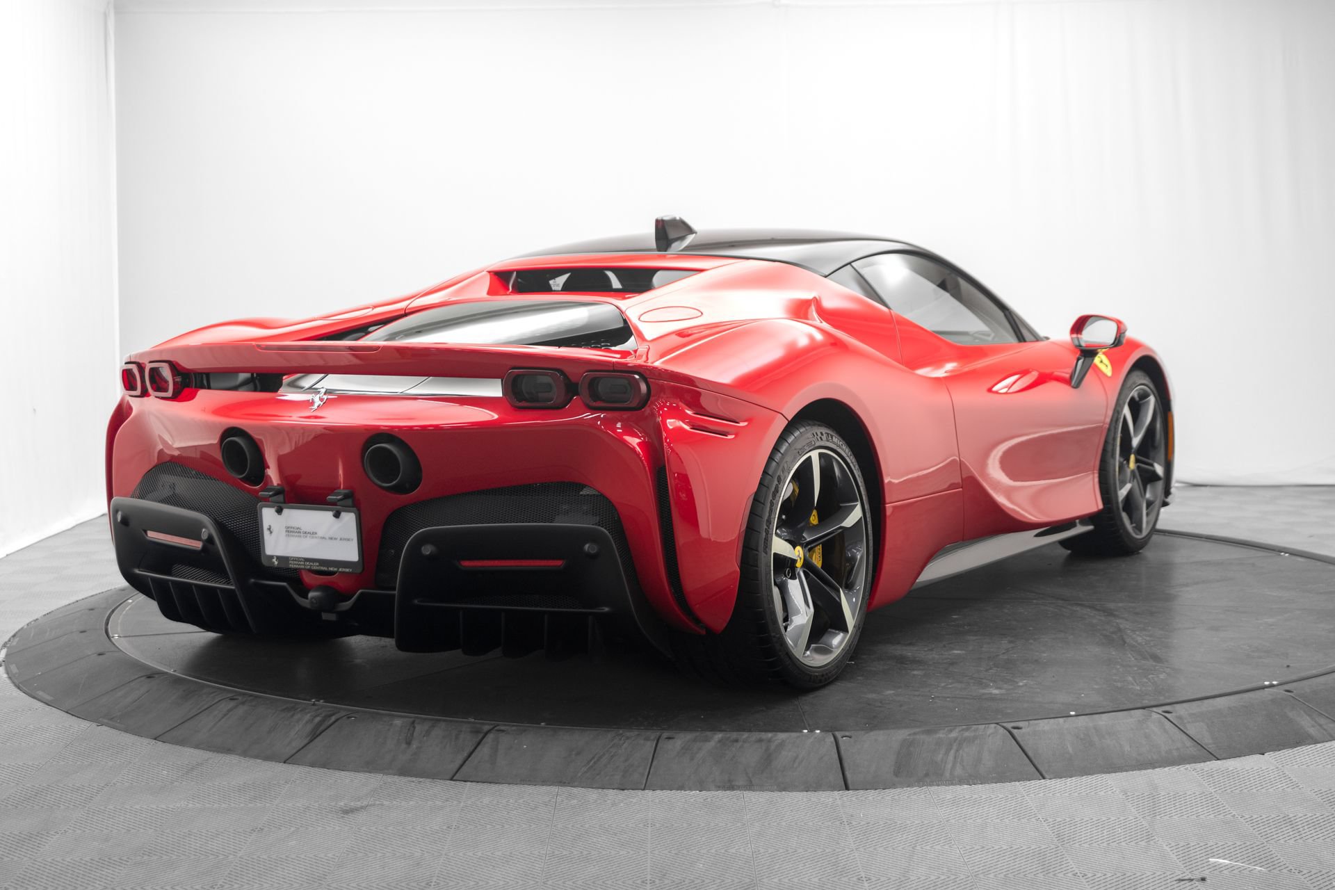 Used 2022 Ferrari SF90 Stradale AWD/4WD image 3