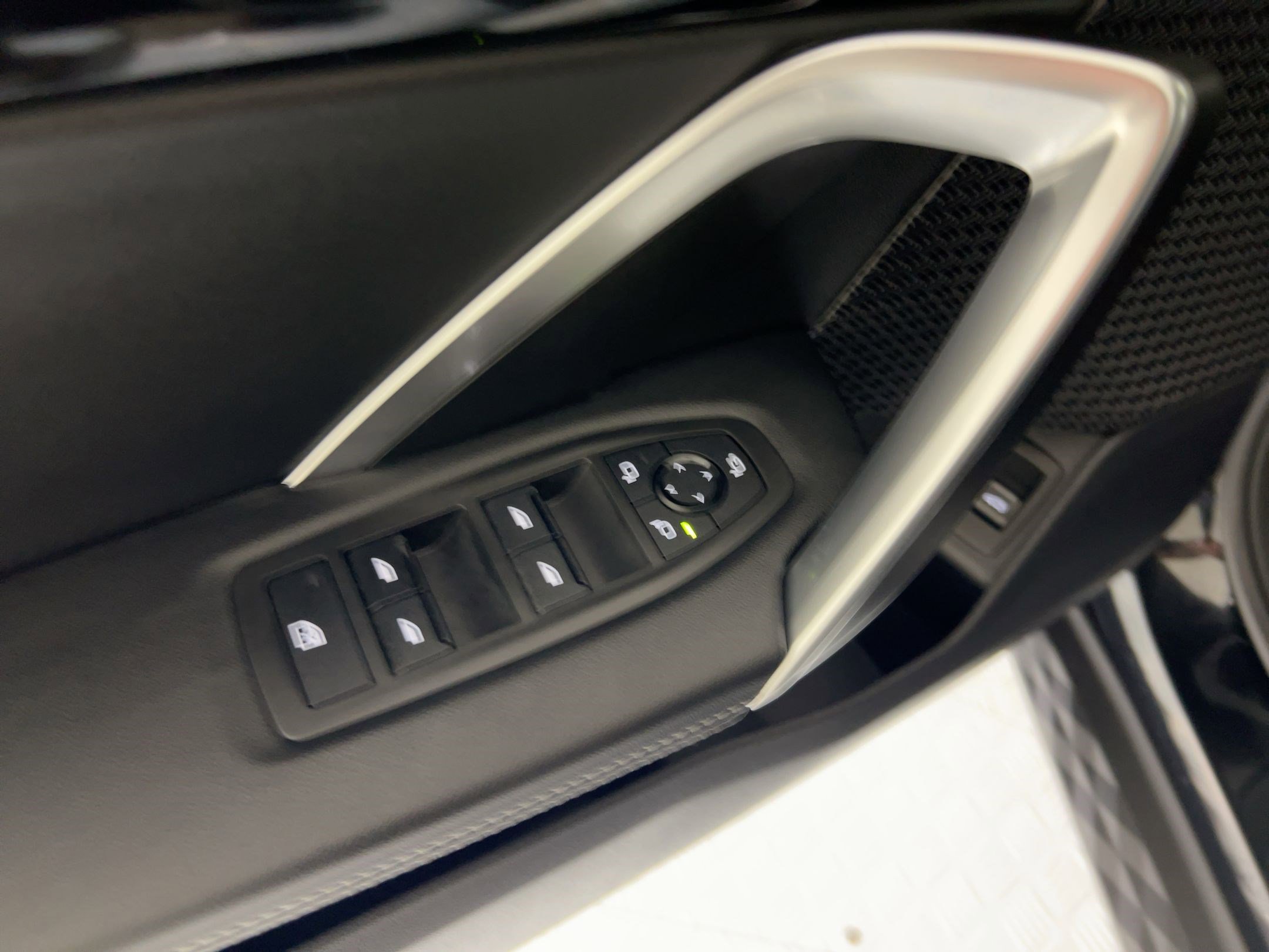 Used 2026 BMW X2 xDrive28i w/ Technology Package image 11