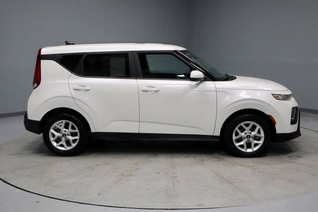 Used 2021 Kia Soul S image 11