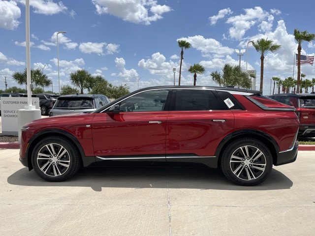 New 2025 Cadillac Lyriq Luxury image 2