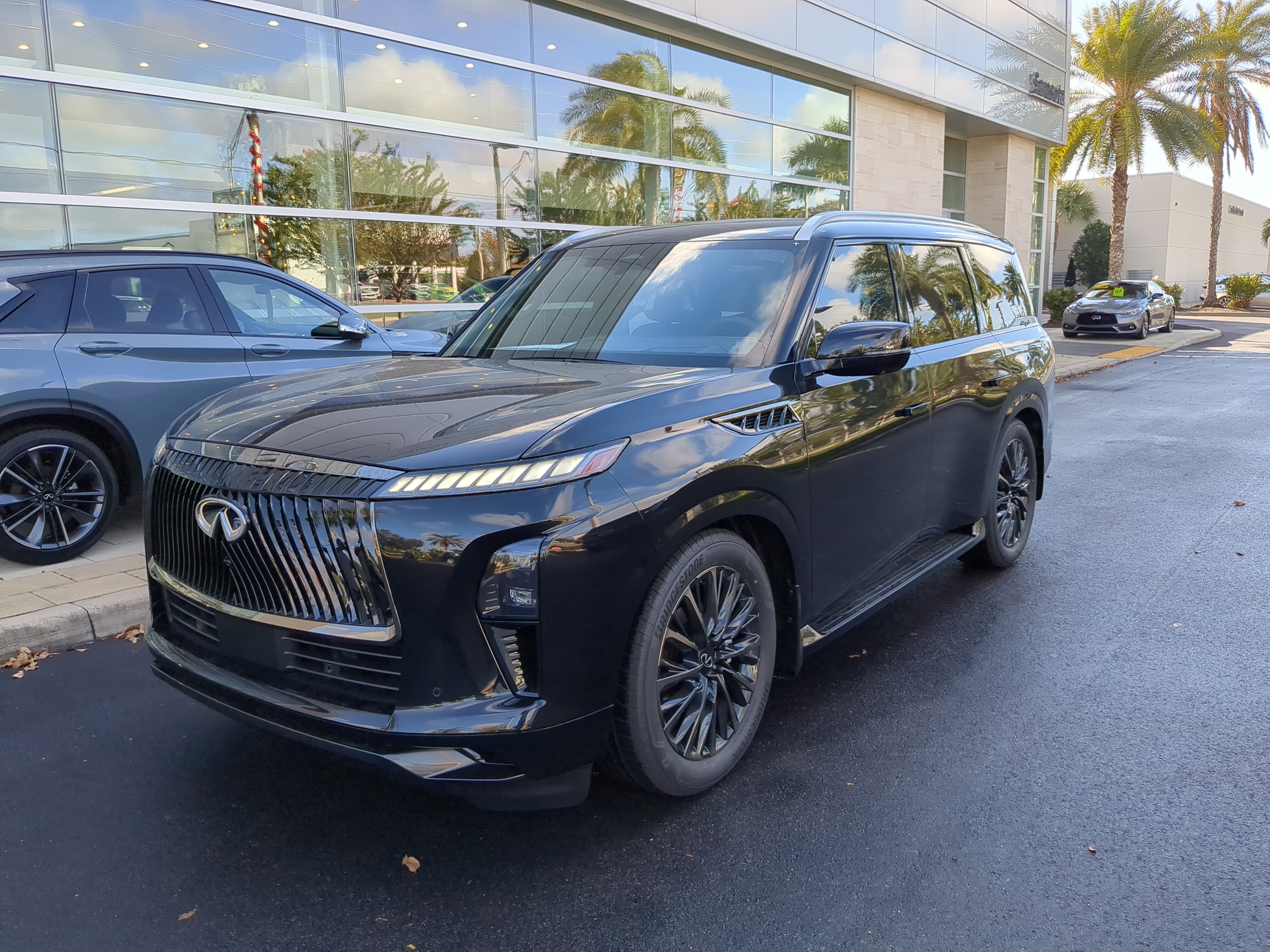 New 2026 INFINITI QX80 Autograph w/ Premium Cargo Package image 8