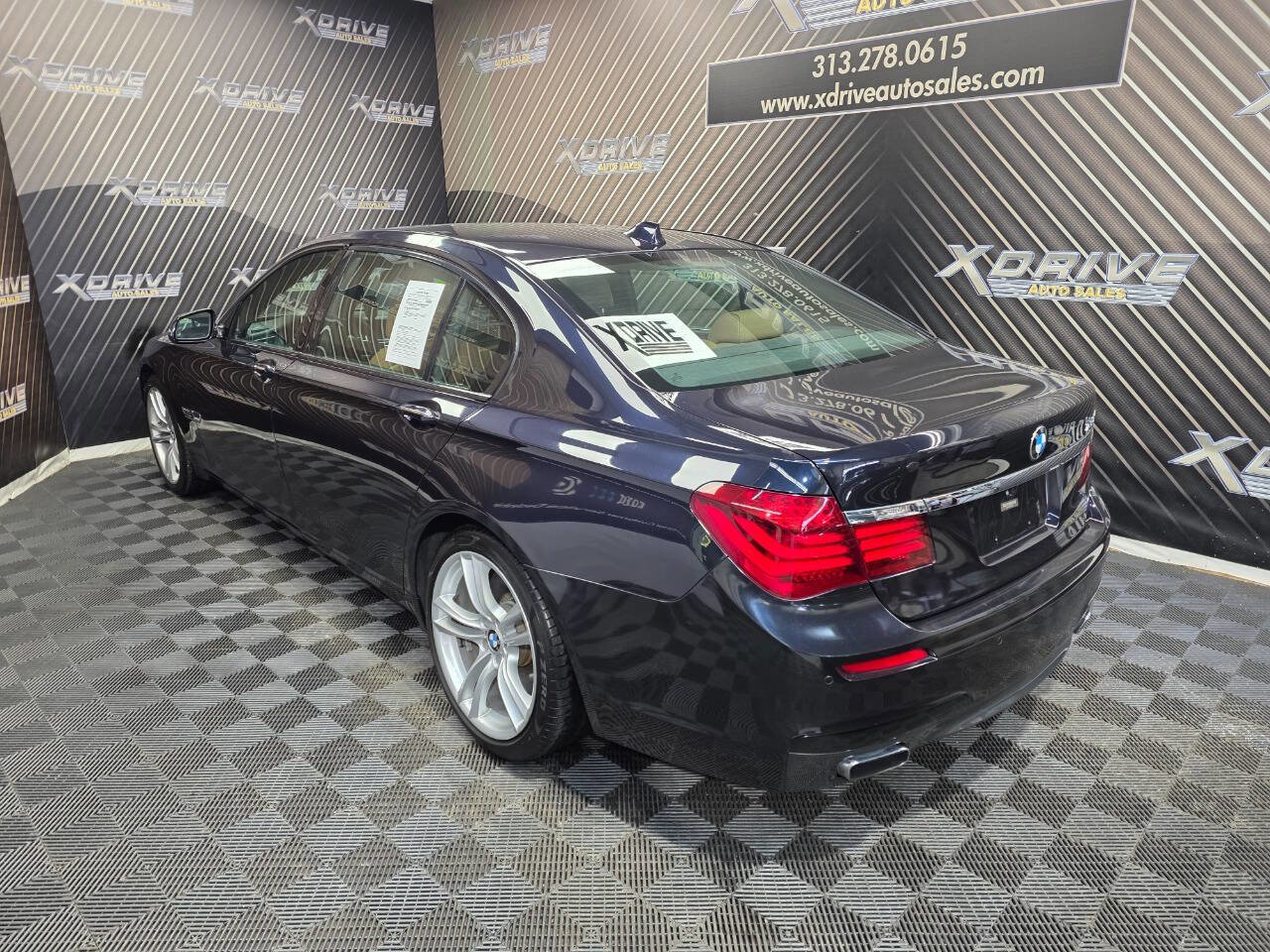 Used 2015 BMW 750Li image 10