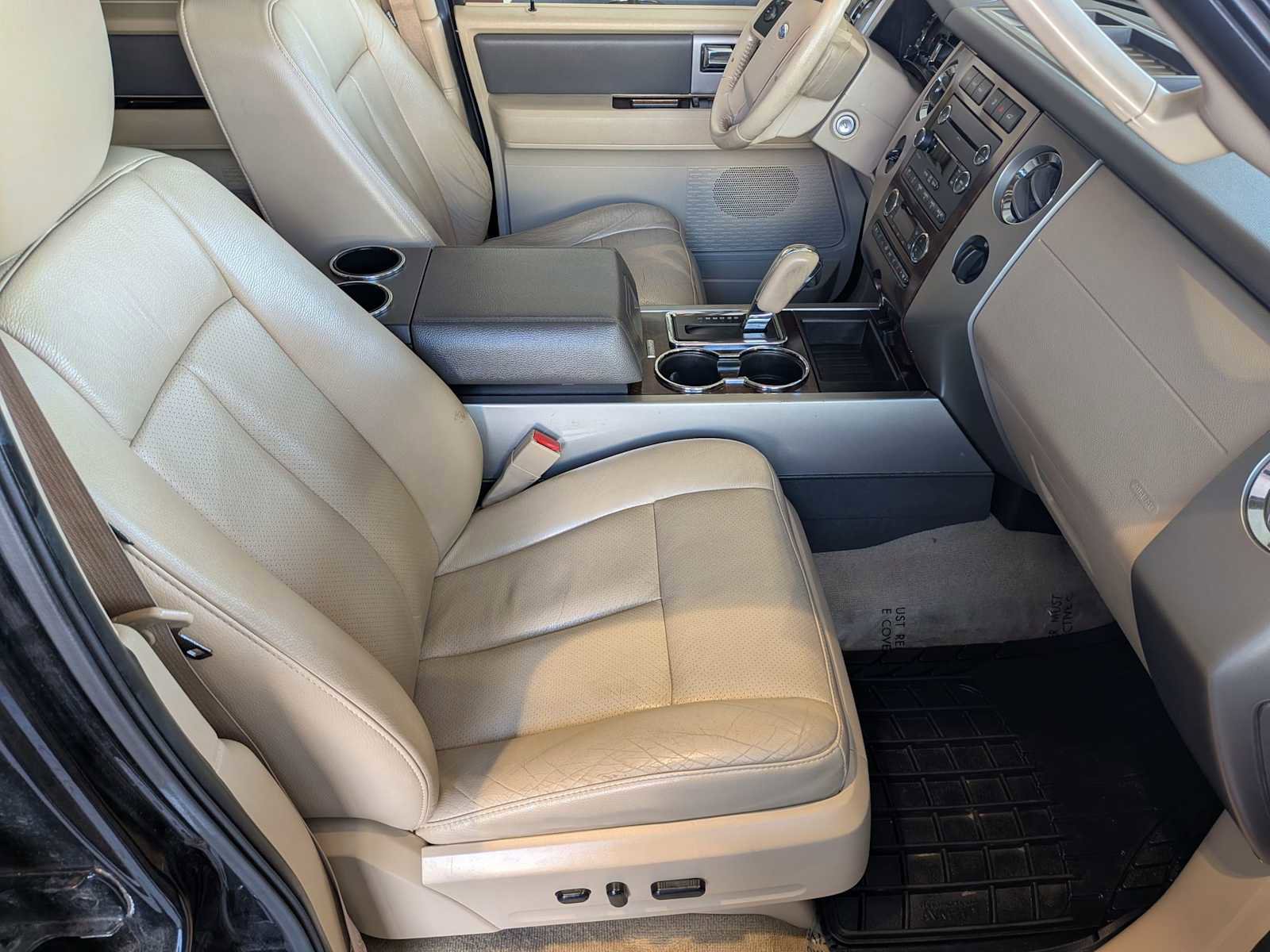 Used 2014 Ford Expedition XLT w/ Equipment Group 202A image 19