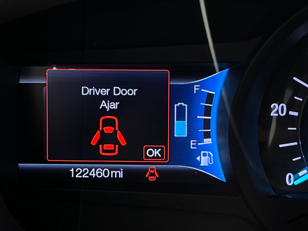 Used 2018 Ford Fusion SE w/ Equipment Group 602A FWD image 17