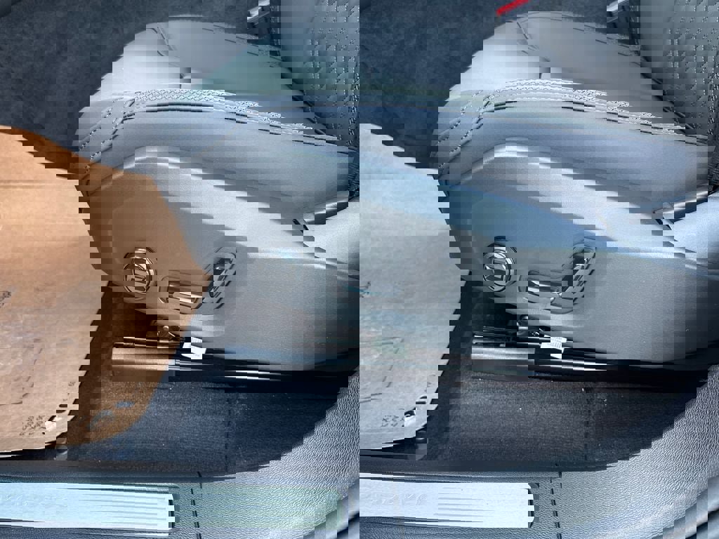 New 2026 Volvo XC60 T8 Core image 16