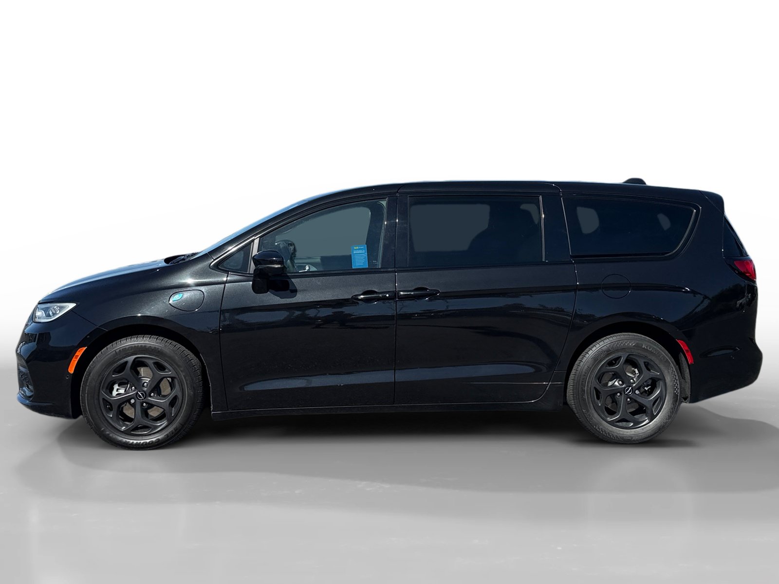 Used 2022 Chrysler Pacifica Touring-L w/ Uconnect Theater Family Group FWD image 2