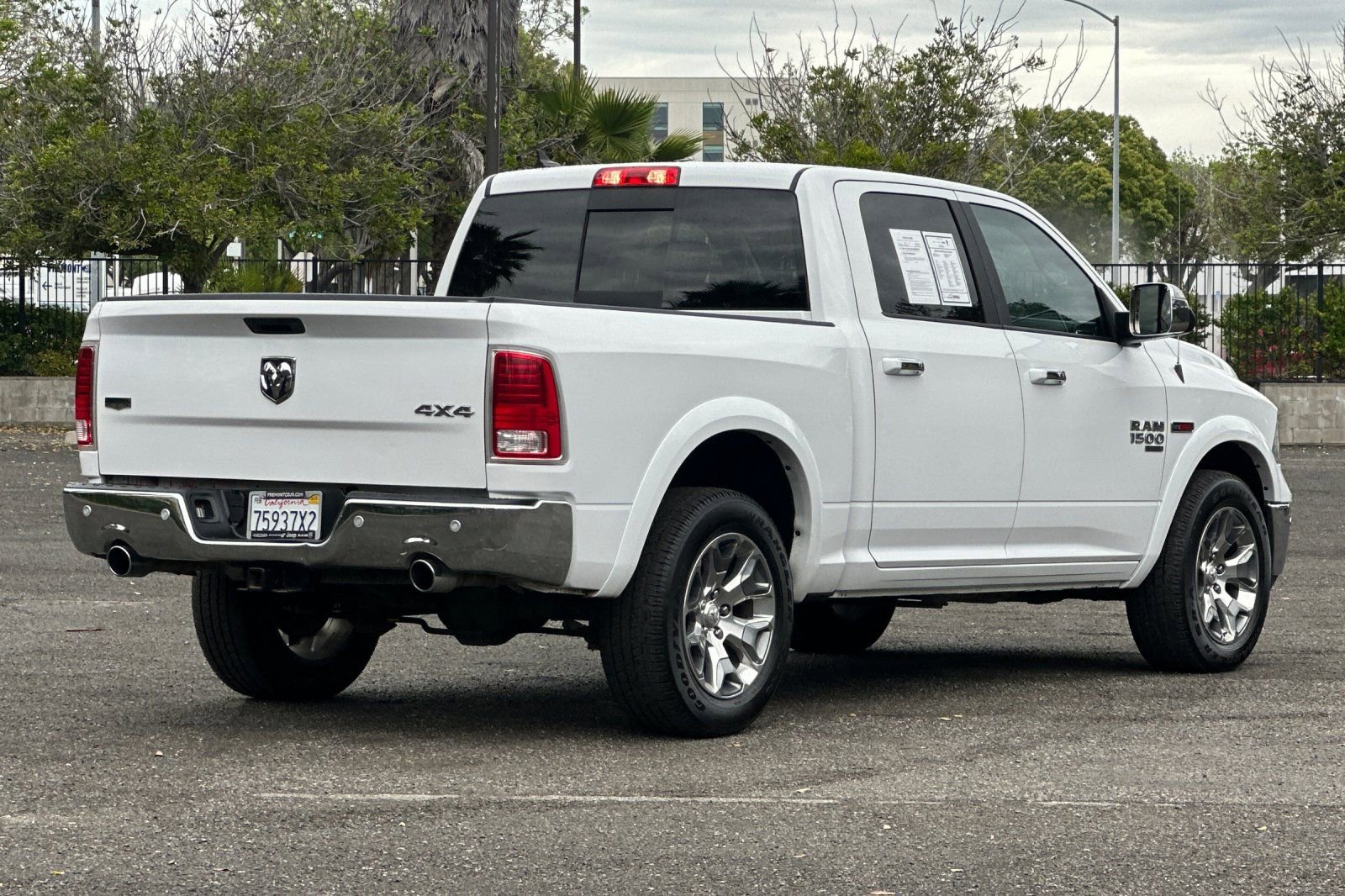 Used 2019 RAM 1500 Laramie AWD/4WD image 3