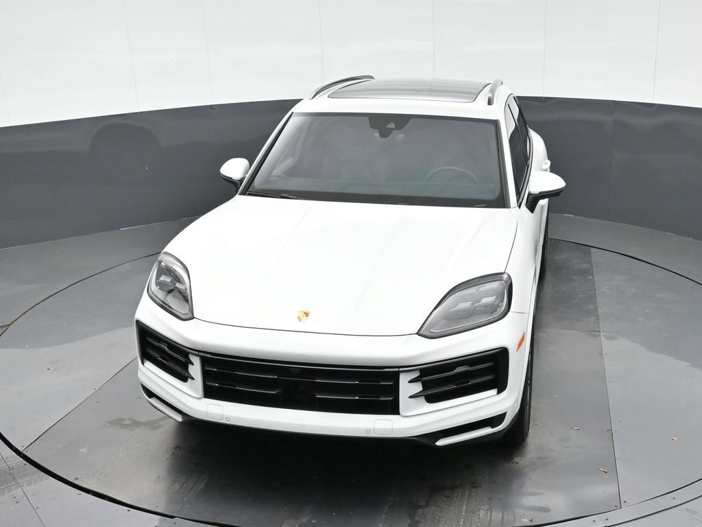 Certified 2025 Porsche Cayenne S image 33
