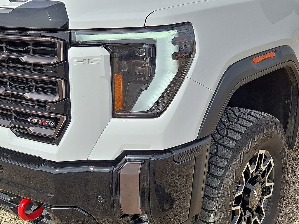Used 2024 GMC Sierra 2500 AT4X image 10