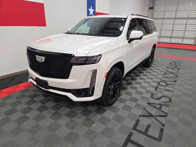 Used 2023 Cadillac Escalade ESV Sport Platinum w/ LPO, ONYX Package image 4