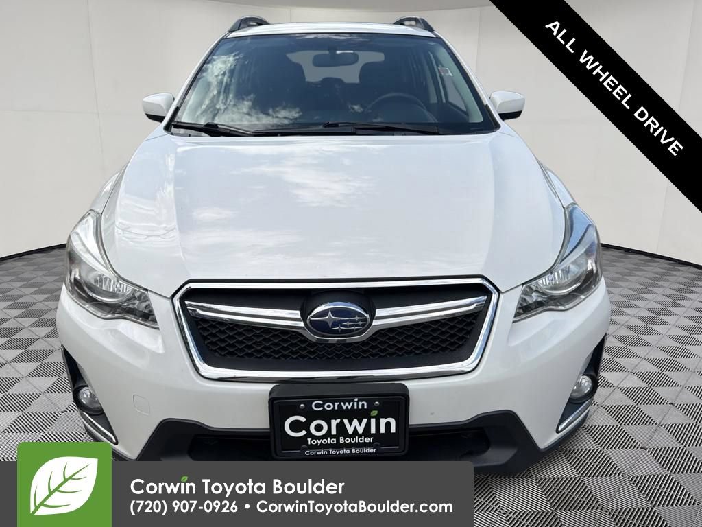 Used 2017 Subaru Crosstrek 2.0i Premium AWD/4WD image 2