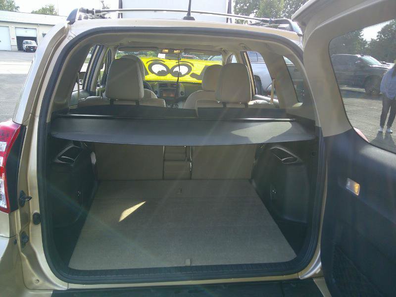 Used 2012 Toyota RAV4 Limited w/ Navigation Value Pkg FWD image 7